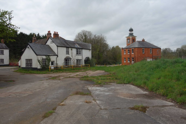 Another turnout can be seen in front of Old Bridge House.