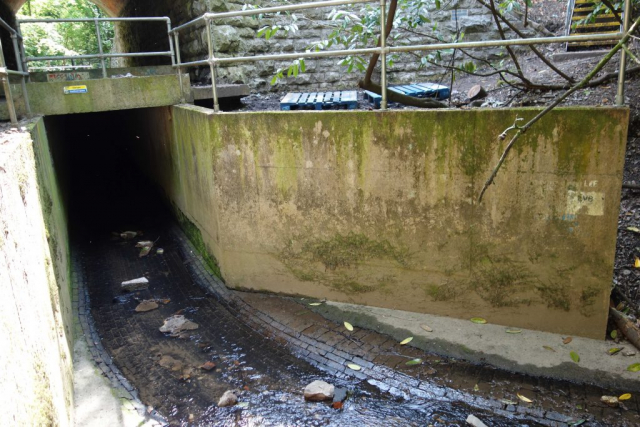 Howden Court Bridge