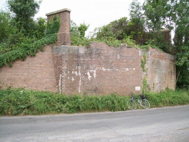 Out of sight on the embankment is the buffer stop of the West Somerset Railway’s re-laid line which forms part of the Norton Fitzwarren turning triangle. Devon & Somerset Railway