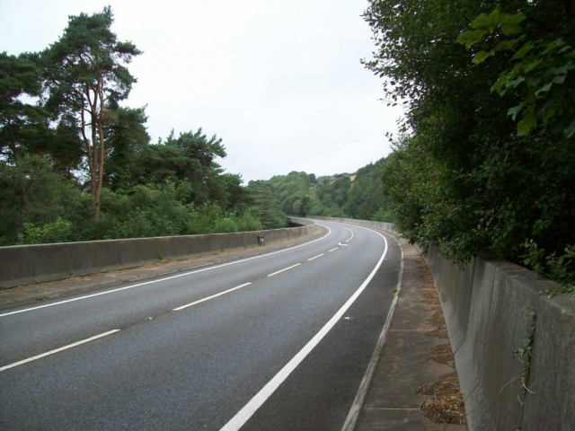 Although the A361 is very busy, the traffic often comes in waves, caused by bunching behind lorries. Thus, with a little patience it was possible to capture the viaduct free of wretched road vehicles. This is looking towards Barnstaple. Devon & Somerset Railway