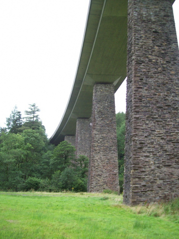 The new masonry has naturalized such that the raised sections are hardly discernible, although close inspection reveals that they do not have the same angle-drafted quoins. Devon & Somerset Railway