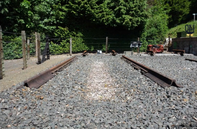 A representation of the broad gauge, using bridge and Barlow rails. It is without transoms. Broad Gauge Bits