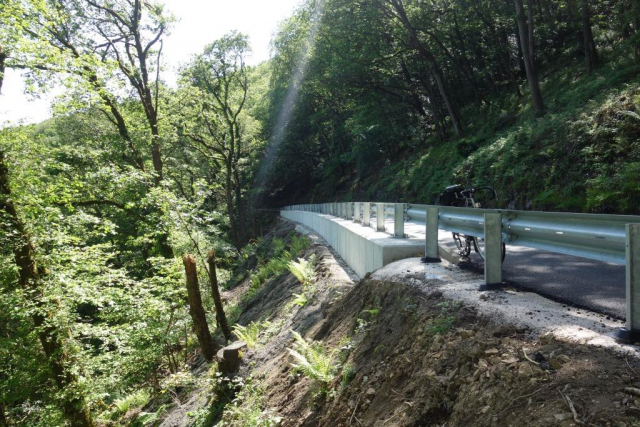 The road had been reduced in width here for several years, under the control of temporary traffic lights. B3212 stabilization