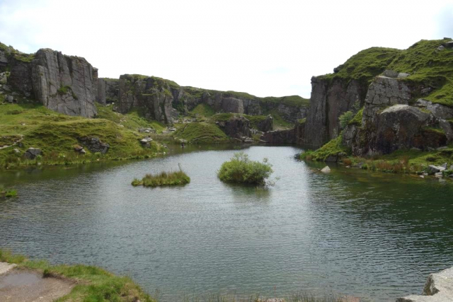 The quarry pond seen from the northern entrance. Foggintor