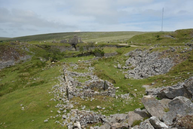 The ruined settlement seen from one of the spoil fingers. Foggintor